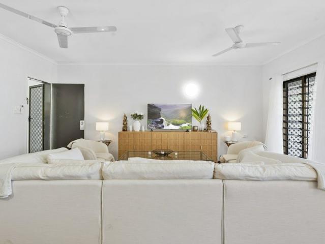 Relaxed Tropical Living in the Heart of Yorkeys Knob