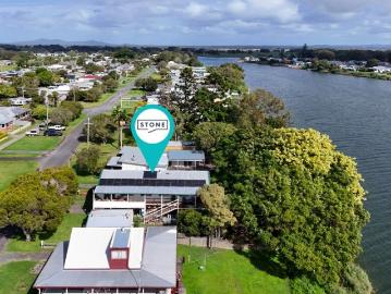 Relaxed Waterfront Living Just Minutes From The Coast!