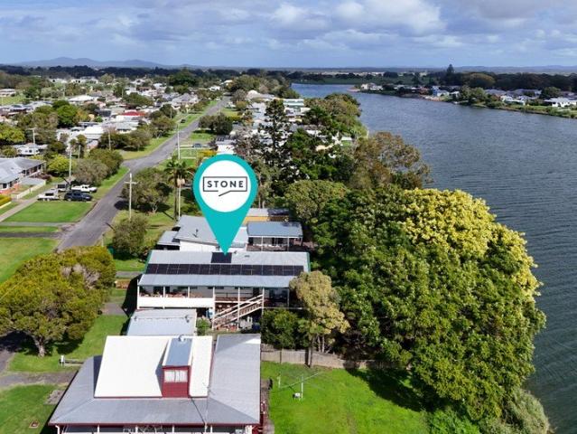 Relaxed Waterfront Living Just Minutes From The Coast!