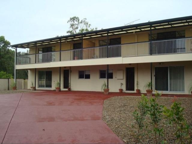 Relaxed 3 Bedroom Unit with Resident Pool!
