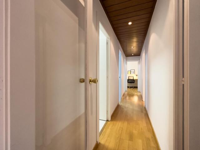 Relaxing double bedroom close to Jardins de Joan Vinyoli