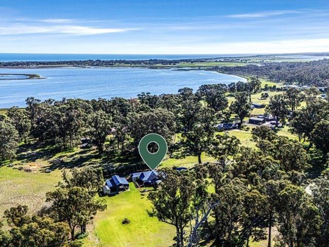 Relaxing rural lifestyle with the city on your doorstep