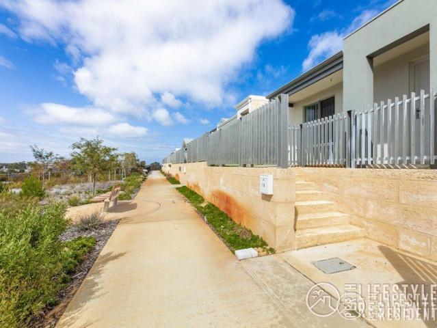 RELEAXED COASTAL LIVING