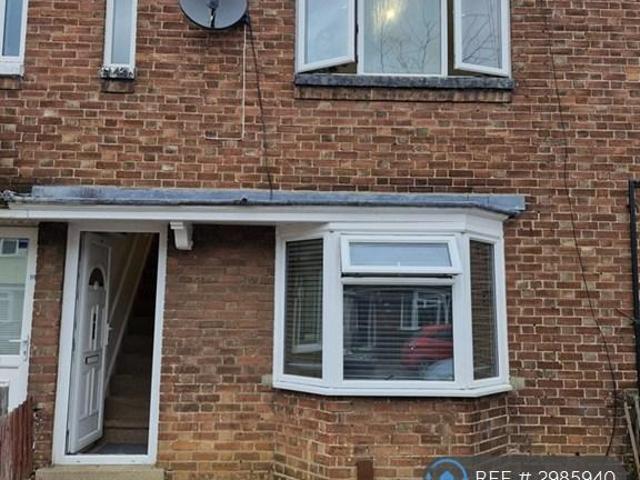 Reliance House Sun Pier. 2 bed terraced house to rent £1,295 pcm £299 pw