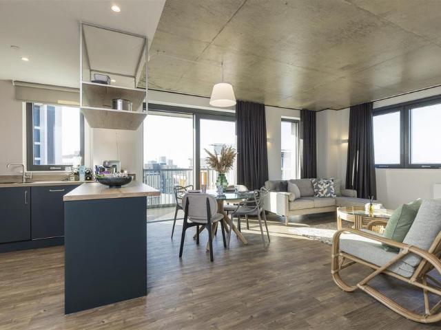 Repton Gardens, Wembley Park 2 bed apartment to rent £2,770 pcm £639 pw