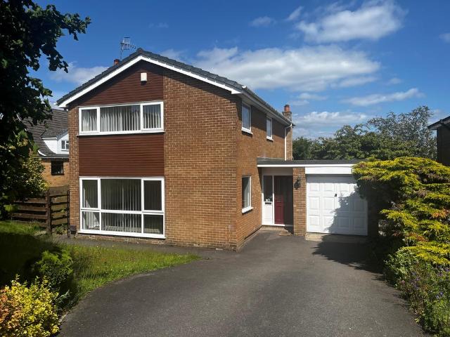 Repton Place, Dronfield, S18 4 bed house to rent £1,295 pcm £299 pw