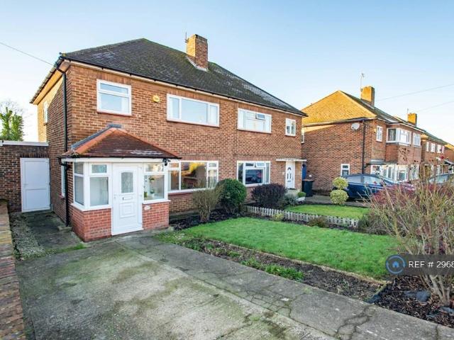 Repton Road, Orpington, BR6 3 bed semi detached house to rent £2,100 pcm £485 pw