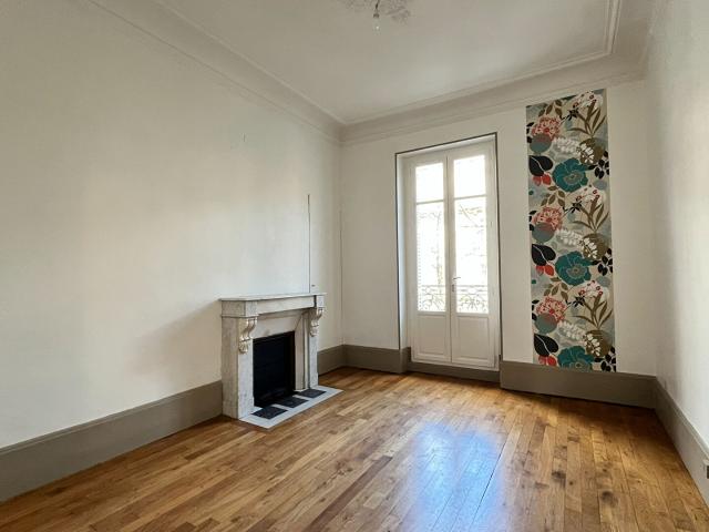 REPUBLIQUE – T3 – 54.96 M²