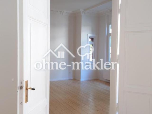 Repäsentative Altbauwohnung top modernisiert mit Balkon
