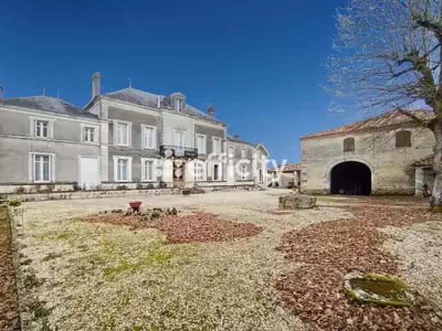 Réparsac 16200 Achat / Vente maison 15 pièces t15 jardin cave