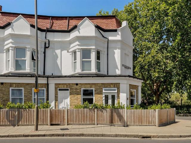 Replingham Road, London SW18, 1 bed flat to rent, £2,000 pcm | PrimeLocation