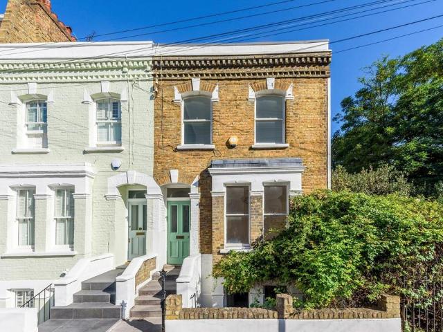 Reporton Road, Fulham SW6 3 bed end of terrace house to rent £3,900 pcm £900 pw