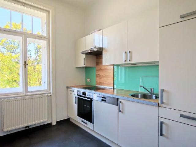 Repräsentative 4 Zimmer Wohnung mit Ausblick unbefristet 2. Stock ohne Lift