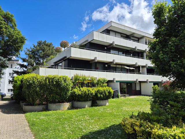 Repräsentative 6 Zimmer Wohnung mit XXL Balkon in Feldrandlage