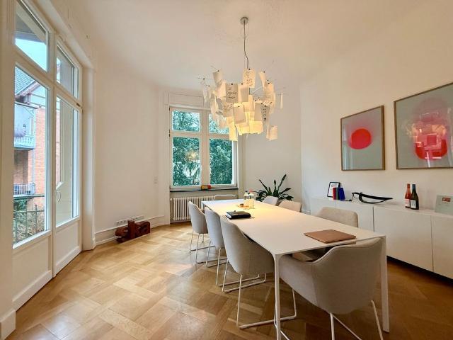 Repräsentative 6,5 ZKB/Balkon Wohnung in Jugendstilgebäude mit kleinem Garten