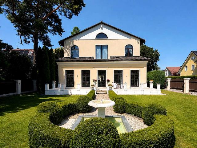 Repräsentative Villa bei Berlin | 285 m², Spa Suite, Kamin & Doppelgarage