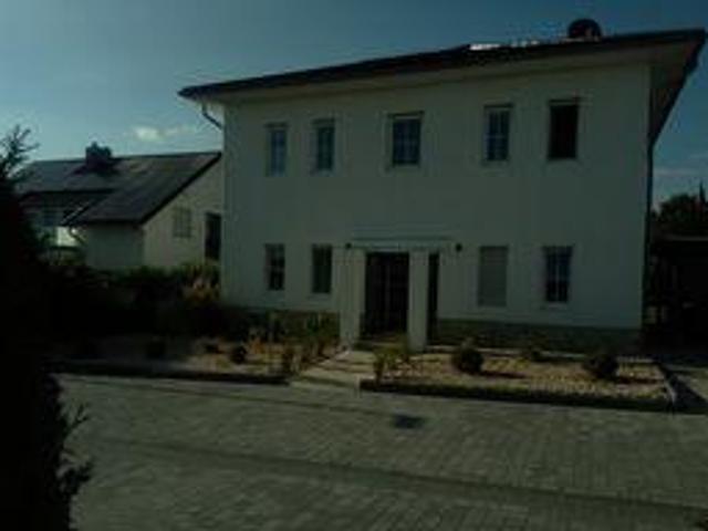 Repräsentative Villa in Borchen mit 6 Zimmern