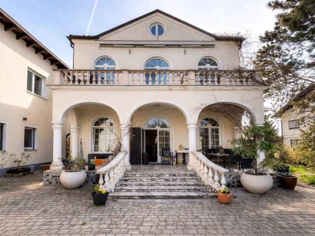 Repräsentative Villa mit Pool und Zubau | Exklusives Wohnambiente im Süden von Wien