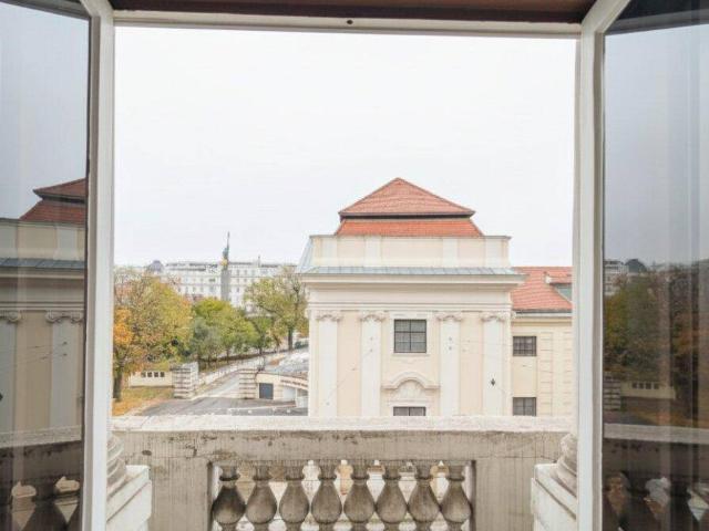 Repräsentative Wohnung beim Schwarzenbergplatz