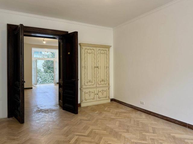 Repräsentative Altbauwohnung mit Balkon und Loggia Erstbezug nach Sanierung