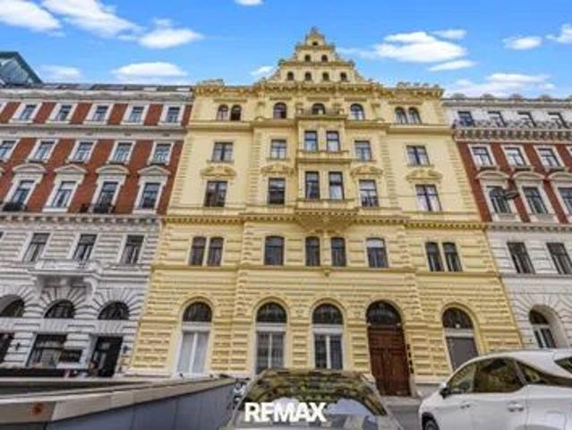Repräsentative Altbauwohnung in absoluter Bestlage Direkt beim Parlament