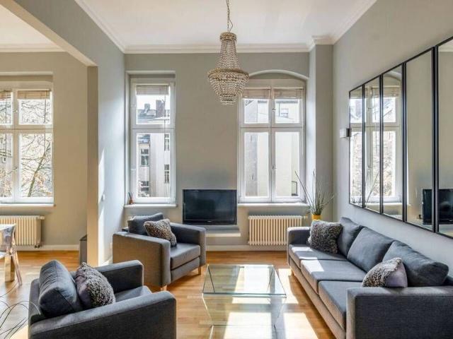 Repräsentative Altbauwohnung in pulsierendem Umfeld