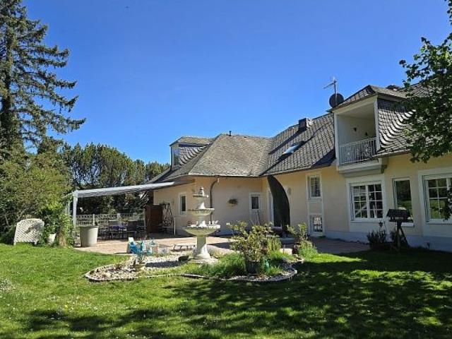 Repräsentative Architektenvilla mit Turm, Einliegerwohnung & parkähnlichem Grundstück Wohntraum!