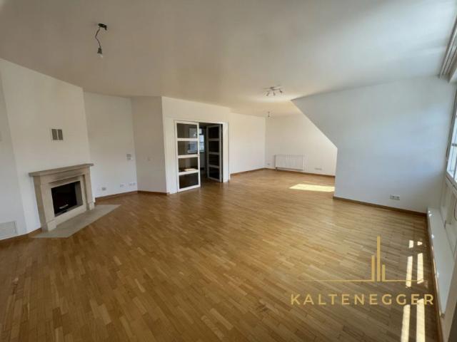 Repräsentative Dachgeschosswohnung in Grinzing
