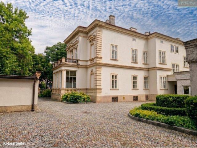 Repräsentative Gewerbevilla mit Hofgebäude, Garage, Parkplätzen und Entwicklungspotenzial in Bestlage von Hietzing
