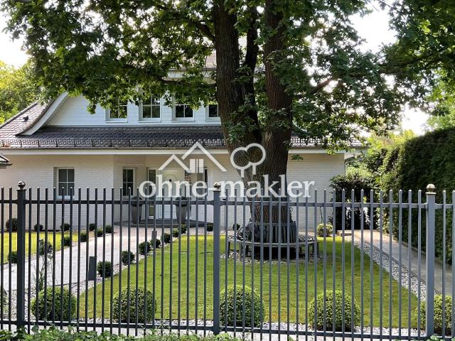 Repräsentative Premium Villa auf 2.300 qm Parkgrundstück in bester Lage von Glienicke