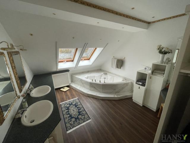 Repräsentative Stilvilla: 5 Zimmer, Garten, Terrasse Ihr Traumhaus wartet!
