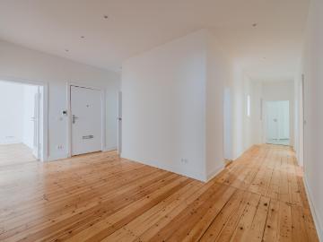 Repräsentativer Altbau in Bestlage: Frisch sanierte 4 Zimmer Wohnung – bezugsfertig & provisionsfrei