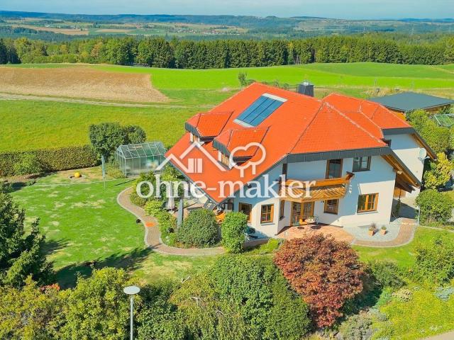 Repräsentatives A+ Landhaus mit ELW auf parkähnlichem Grundstück