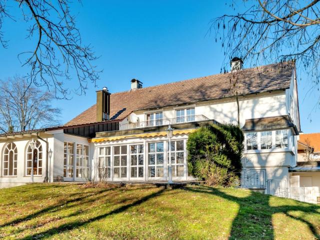 Repräsentatives Anwesen mit stilvoller Architektur!