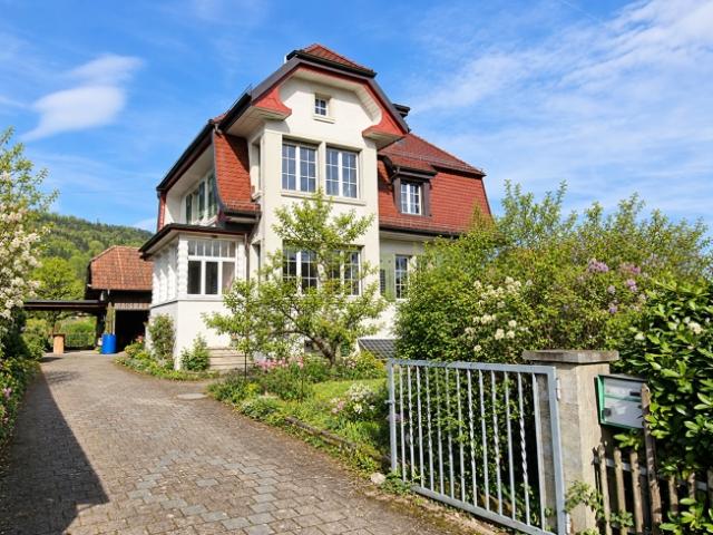 Repräsentatives, geschütztes Wohnhaus mit grossem idyllischem Garten