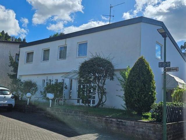 Repräsentatives Einfam Haus mit unverbaubarem Burgblick in Kirkel