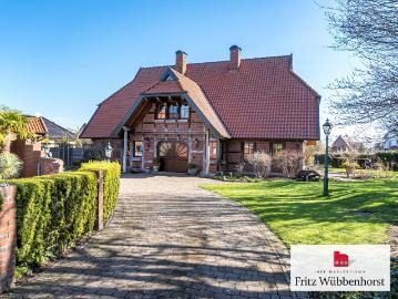 Repräsentatives Einfamilienhaus mit großem Grundstück und Nebengebäuden