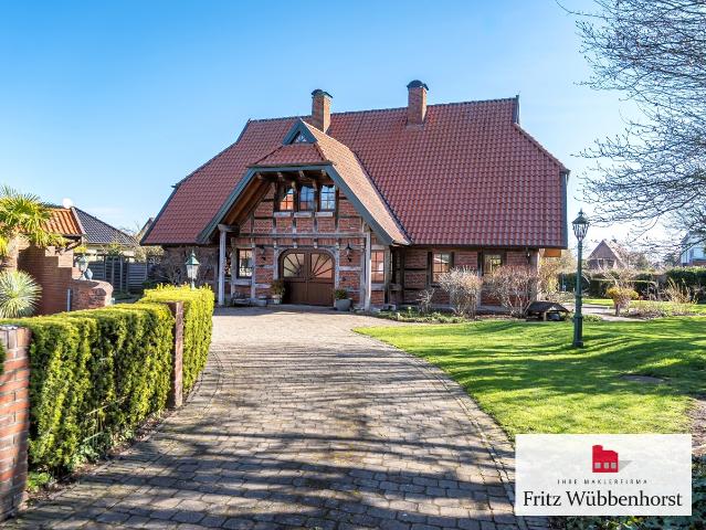 Repräsentatives Einfamilienhaus mit großem Grundstück und Nebengebäuden