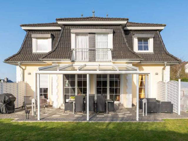 Repräsentatives Einfamilienhaus in Wellen – direkt an der luxemburgischen Grenze
