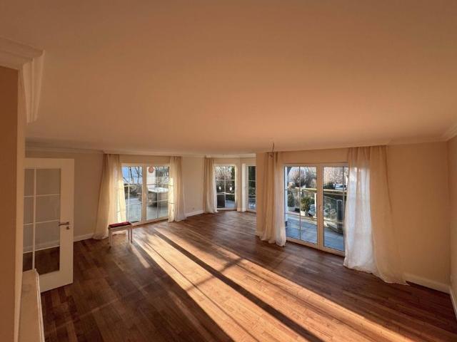 Repräsentatives Haus mit tollem Garten & Doppelgarage in gefragter Lage von Montabaur zu vermieten!