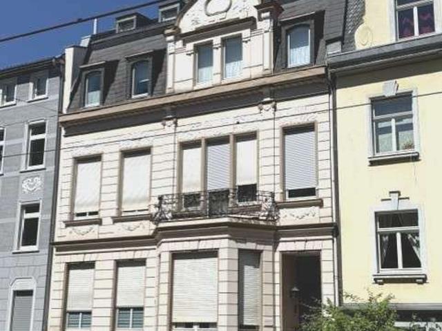 Repräsentatives Wohn und Geschäftshaus