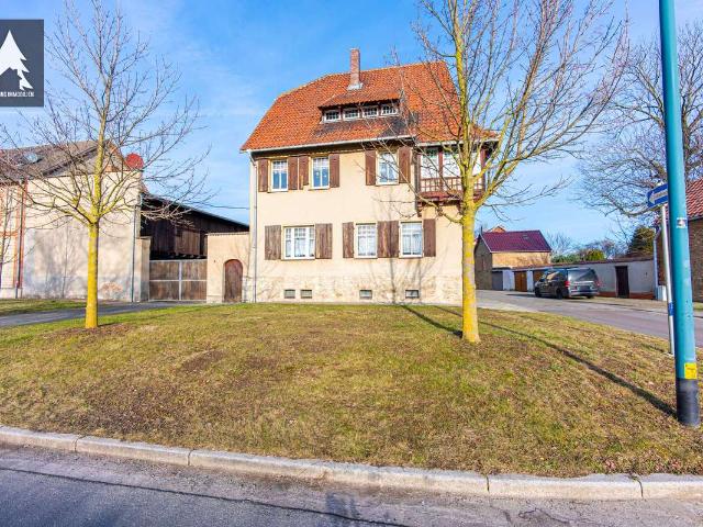 Repräsentatives Wohnhaus mit historischem Flair und mit großzügigem Raumangebot