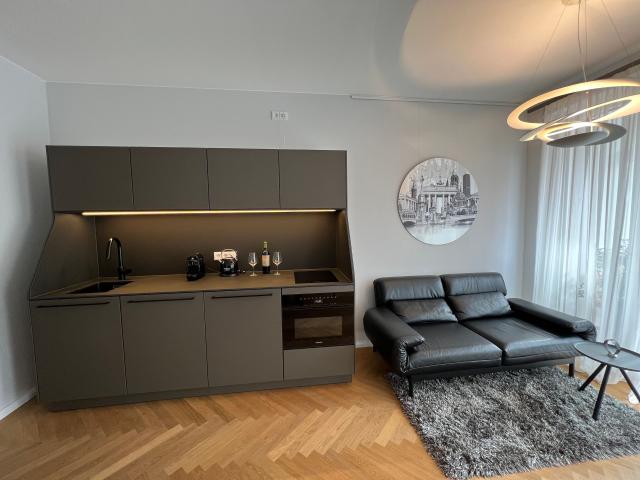 Representative 2 room apartment | Underground PARKING as OPTION | at Pedestrian zone Wilmersdorfer Str