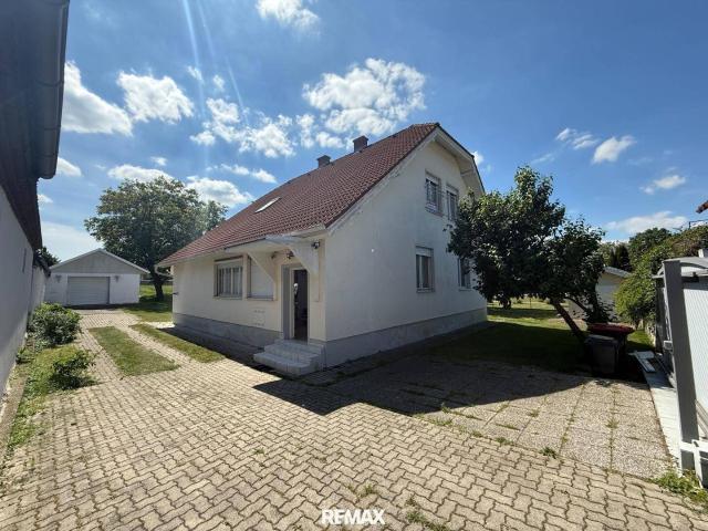 Representative Villa mit Wintergarten und Nebengebäude auf 1.303 m2 Grund !