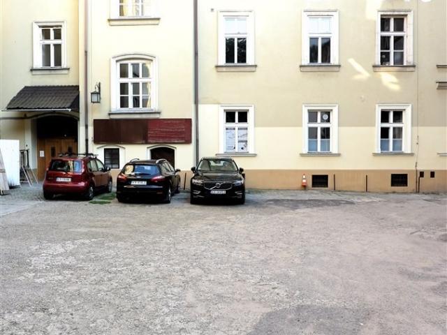 Reprezentacyjny lokal biurowo usługowy 200 2000 m² w centrum