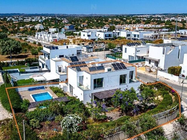 Requintada moradia isolada com 4 quartos e piscina em Tavira 369m² Tavira Santiago