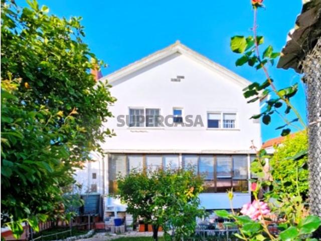 Requintada moradia T6, lote 651m2, em São Domingos de Rana, Cascais