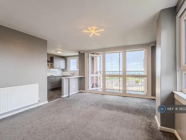 Restalrig Gardens, Edinburgh, EH7 2 bed flat to rent £1,250 pcm £288 pw