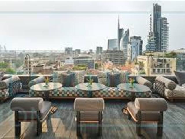 Restaurant mit Terrasse und Dachterrasse