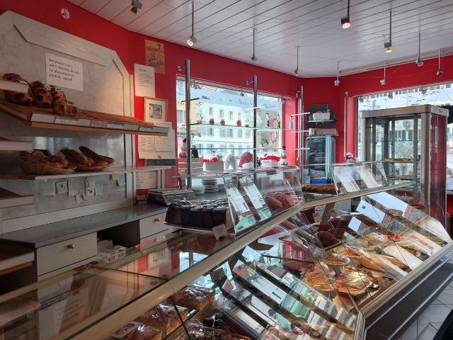 Restaurant for rent in Couvet Ref LYZP WW3K 1309 | dreamo. Ch